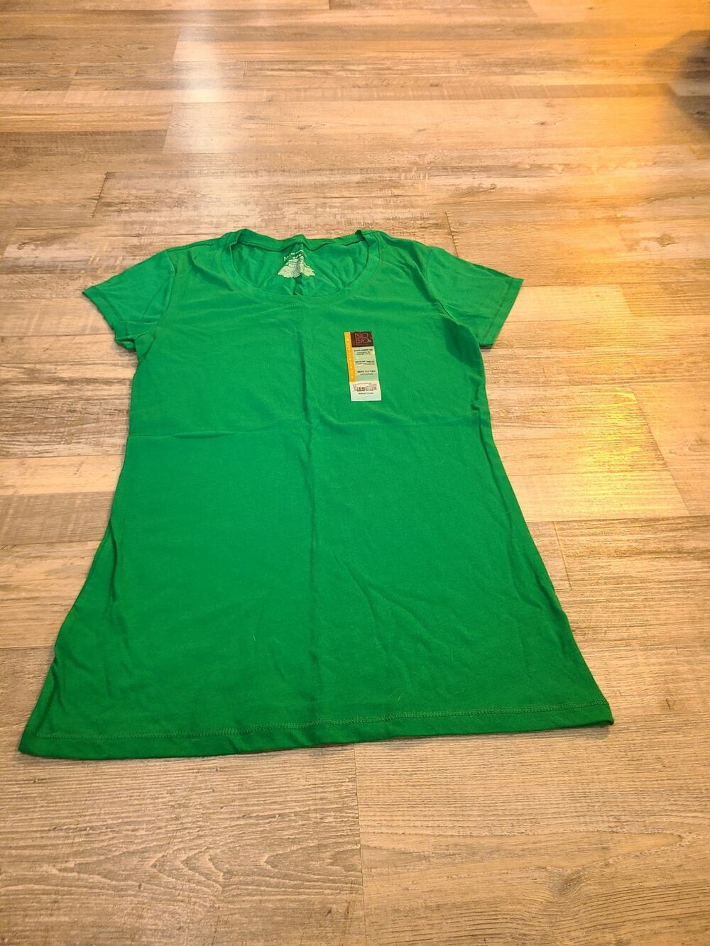 Nobo medium 7-9 juniors basic crewneck tee new with tags
